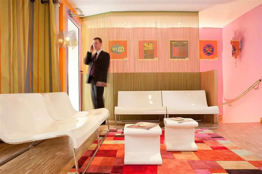 ***  Hotel Le Quartier Republique-Le-Marais à Paris France